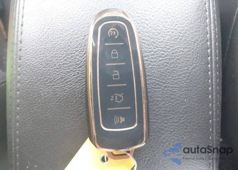 2018 Ford Focus Titanium z USA, uszkodzony, nr VIN 1FADP3N24JL250081